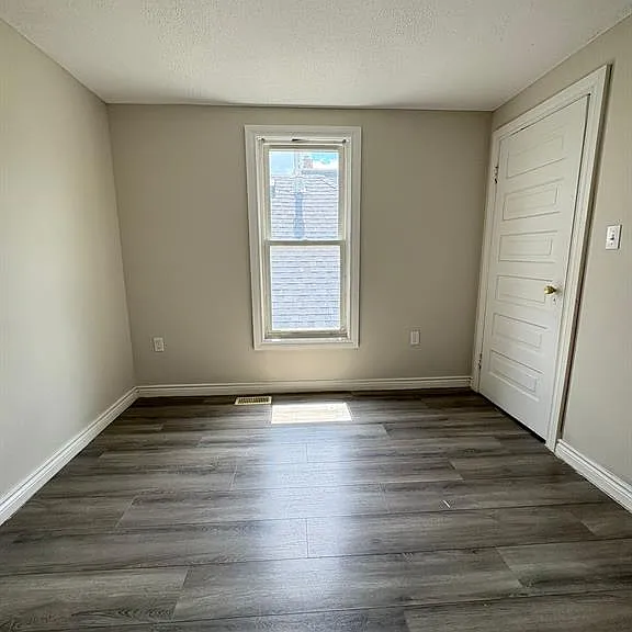830 Parent Ave — Photo 12