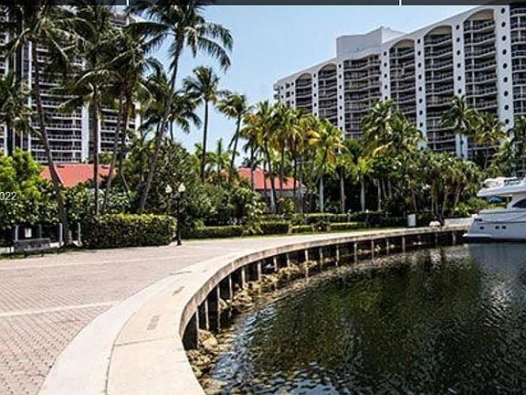 3rd image of 3610 Yacht Club Dr APT 1503