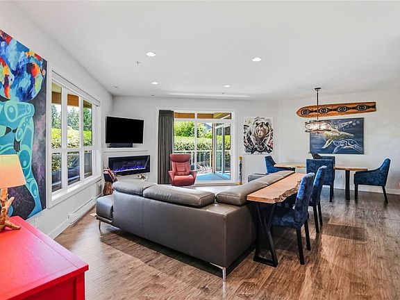 3rd image of 439 College Rd #203
