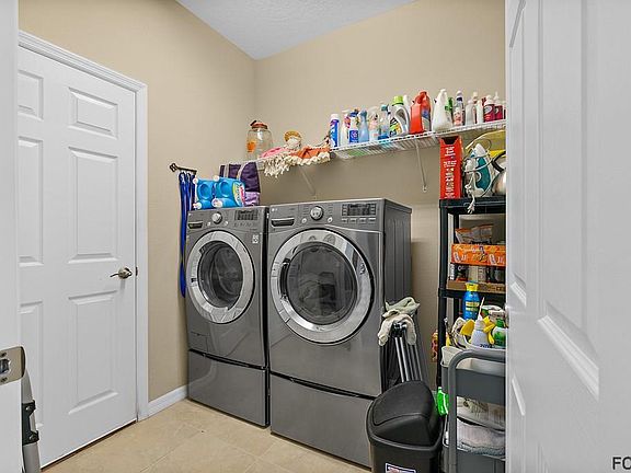 2nd image of 3 Raeland Ln