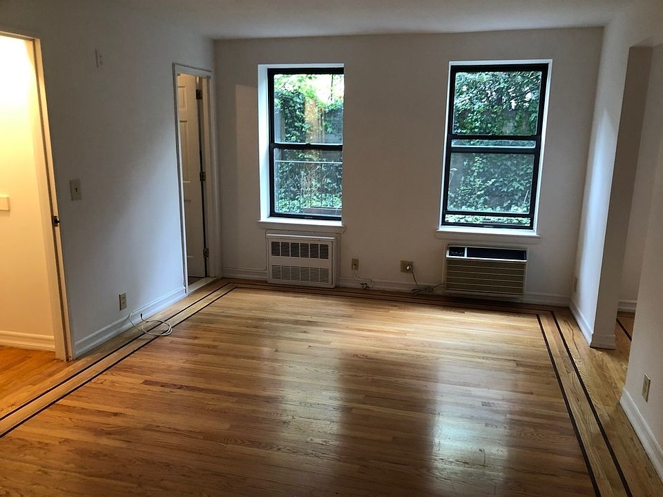 1st image of 30 Charlton St APT 1I