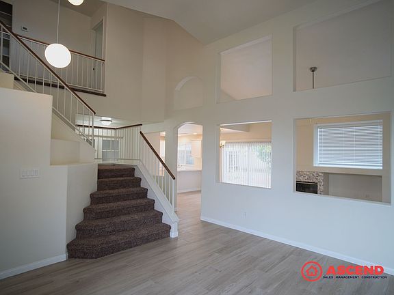 3rd image of 8310 Persimmon Dr