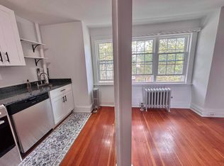 21-35 28th St #2C, Astoria, NY 11105