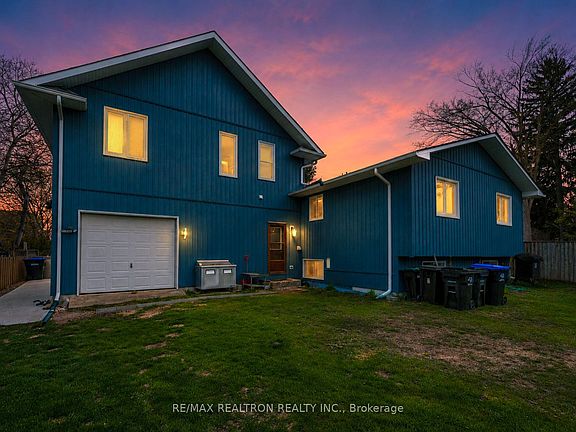 2nd image of 1338 Killarney Beach Rd
