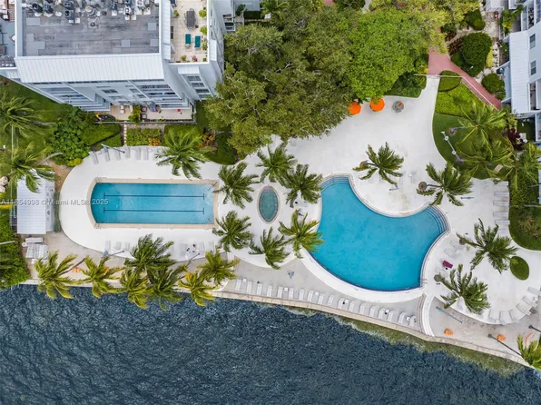 650 NE 64th St APT G304, Miami, FL 33138