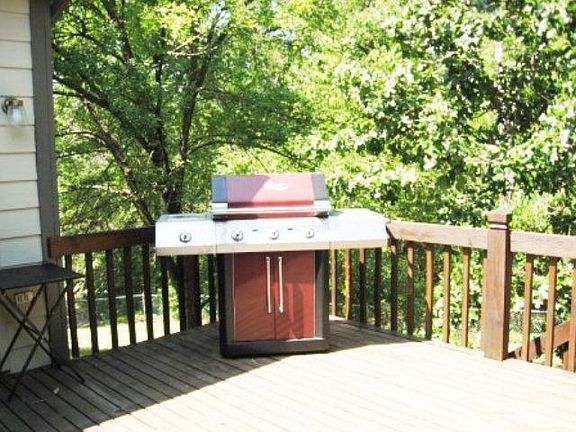 5th image of 1008 Carriage Ct
