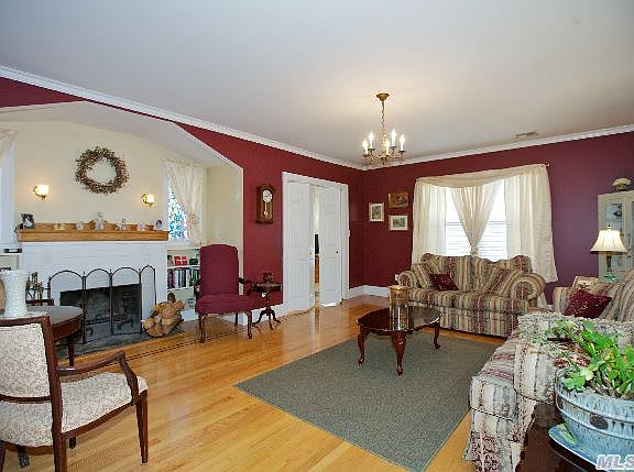 5th image of 135 Southard Ave