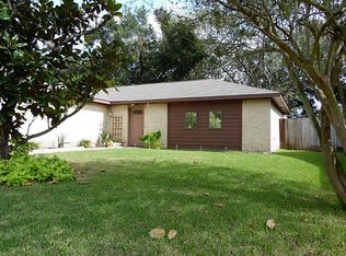 10315 Gulfstream Ln, Sugar Land, TX 77498