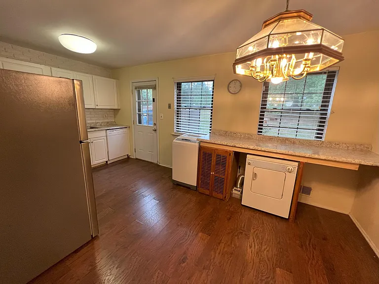 54 Village Green Way — Photo 19