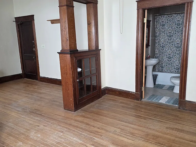 179 College St #3 — Photo 21
