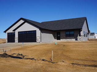 W2322 Warren Trl, Appleton, WI 54913