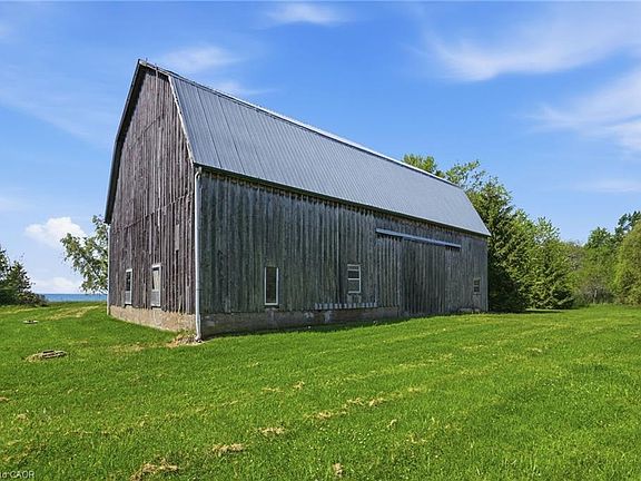 5th image of 2069 Lakeshore Rd