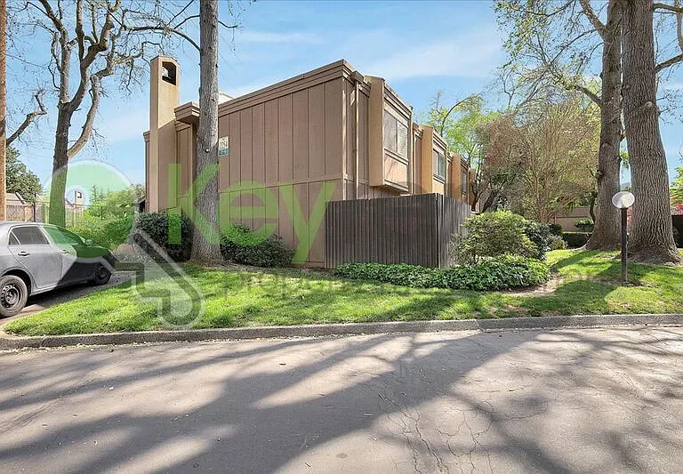 2254 Woodside Ln #2 — Photo 42
