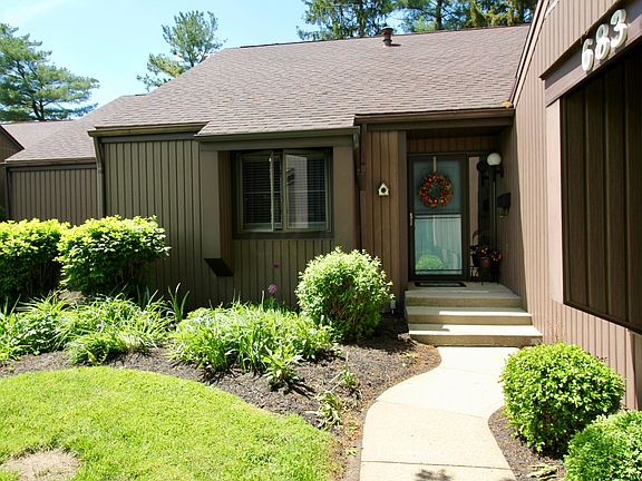 2nd image of 683 Dogwood Ln