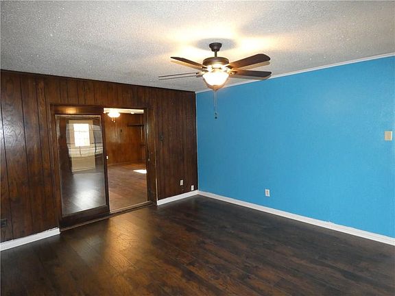 4th image of 534 Hubbard Dr