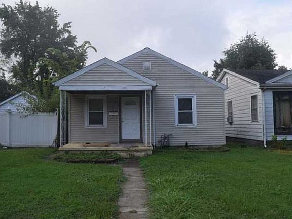 3rd image of 1505 Ravenswood Dr