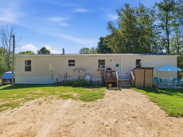 35 Thompson Road, Pittsfield, NH 03263