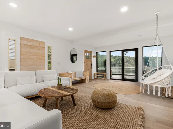 39 Upper Lakeview Ave, Ringwood, NJ 07456