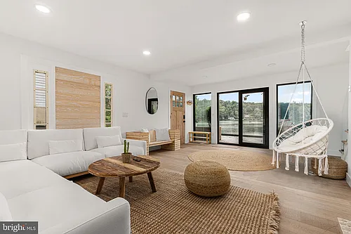 39 Upper Lakeview Ave Photo 1