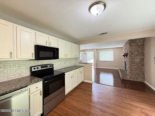 8515 Maple St — Photo 7