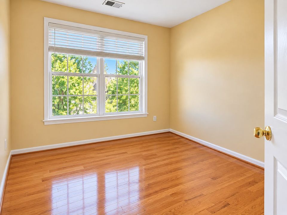 2nd image of 11500 Pittsford Glen Way