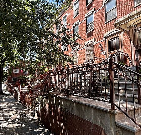3rd image of 5 E 117th St