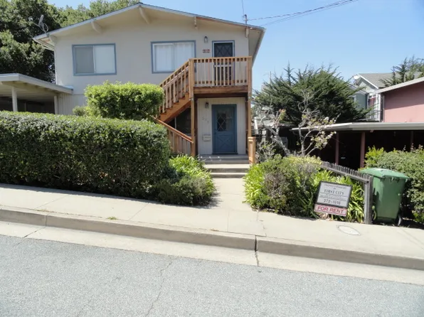 210 10th St, Pacific Grove, CA 93950