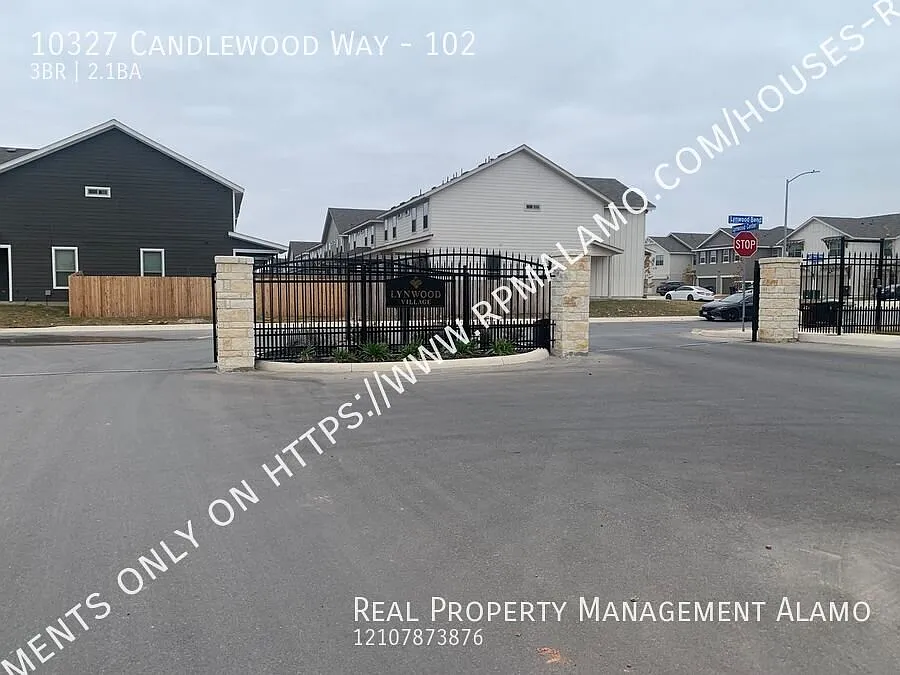 *Coming Soon!* Modern 2-Story Town House With Garage & Fenced Backyard! — Photo 2