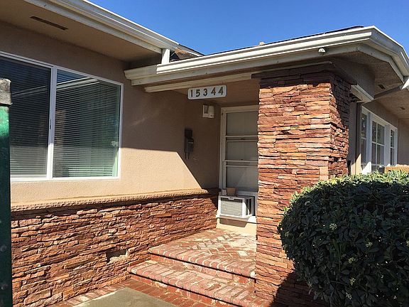 3rd image of 15344 Cabell Ave