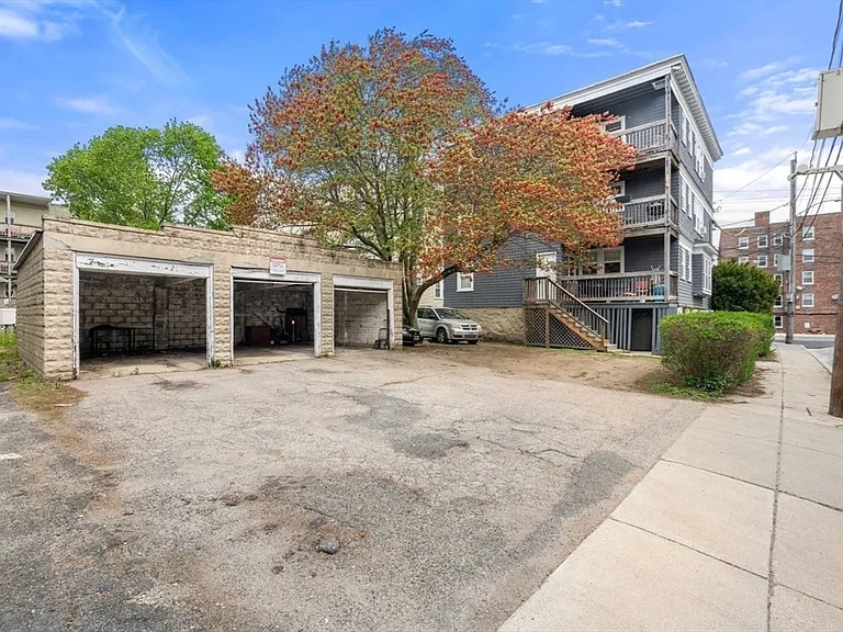 18 Claymoss Rd #1 — Photo 24