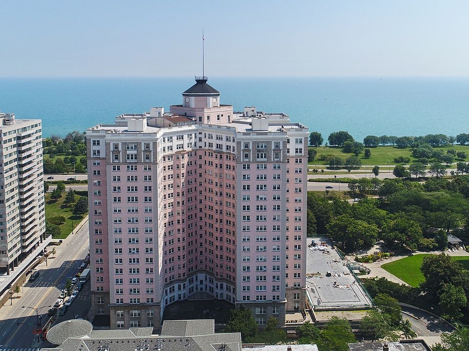 Edgewater Beach Apartments