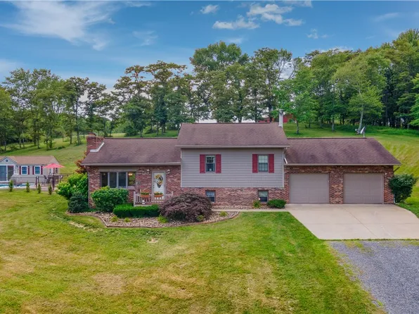 153 Lowes Dr, New Cumberland, WV 26047