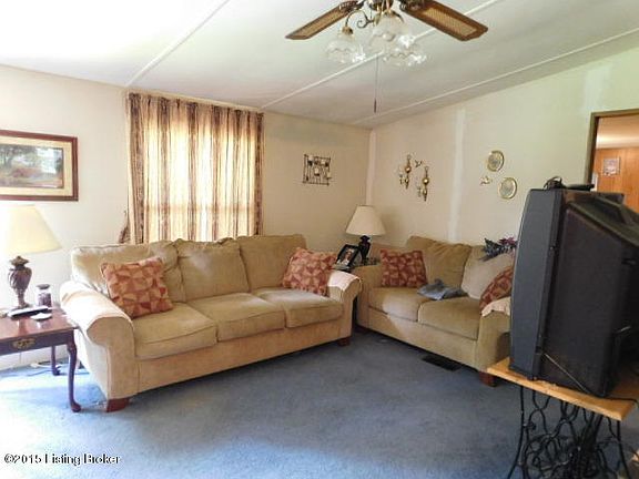 3rd image of 320 Howard Ln