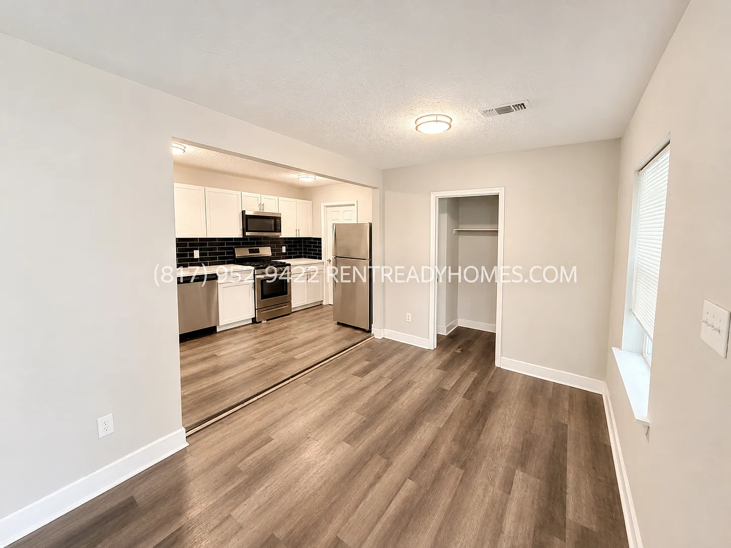 1621 Locust St — Photo 2