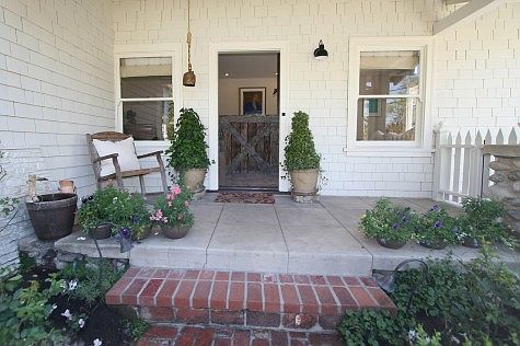 2nd image of 709 Hermosa St