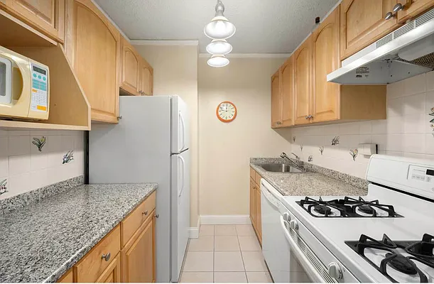 Kitchen, photo 1
