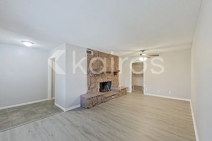 3 bed, 2.0 bath, 1500 sqft, $1,945 — Photo 3