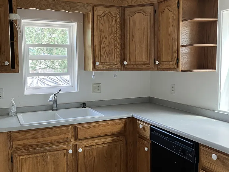 1017 Sunset Rd — Photo 3