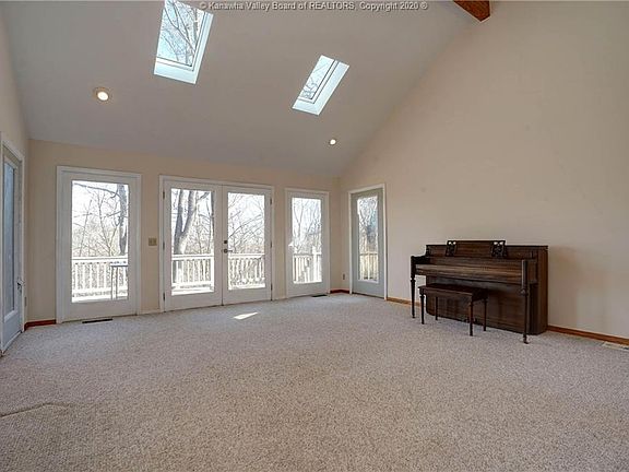 4th image of 1 Woodberry Ln