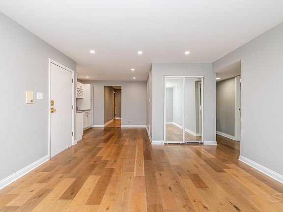 5th image of 3938 W 104th St APT 3C