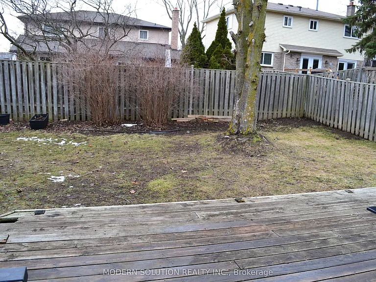 65 Manning Cres — Photo 30