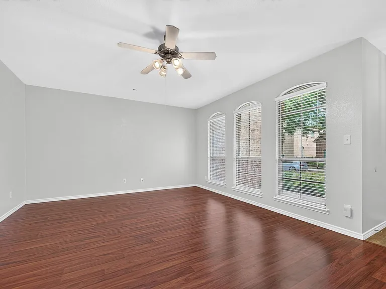 6837 Livorno Ln — Photo 6