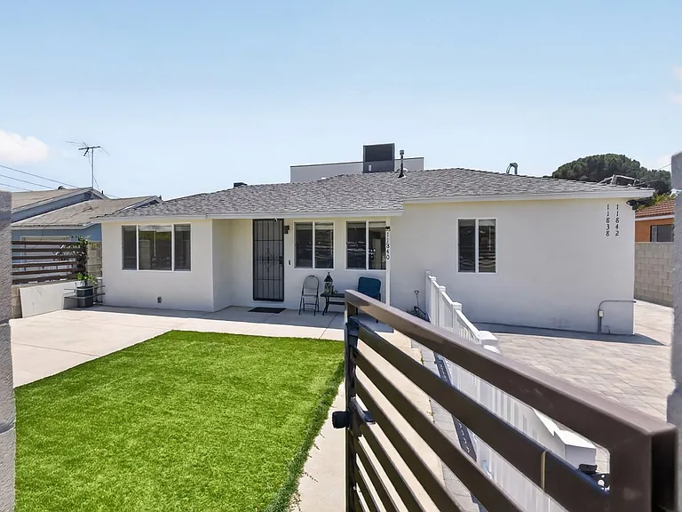 11840 Arminta St — Photo 2