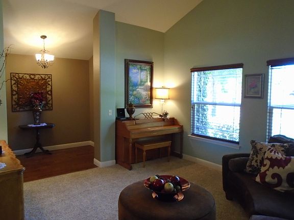 Entry/Formal Lv Rm