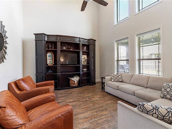 5th image of 15757 Timber Creek Ln