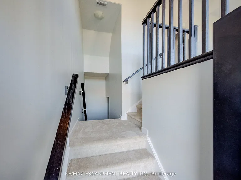 247 Burke St — Photo 5