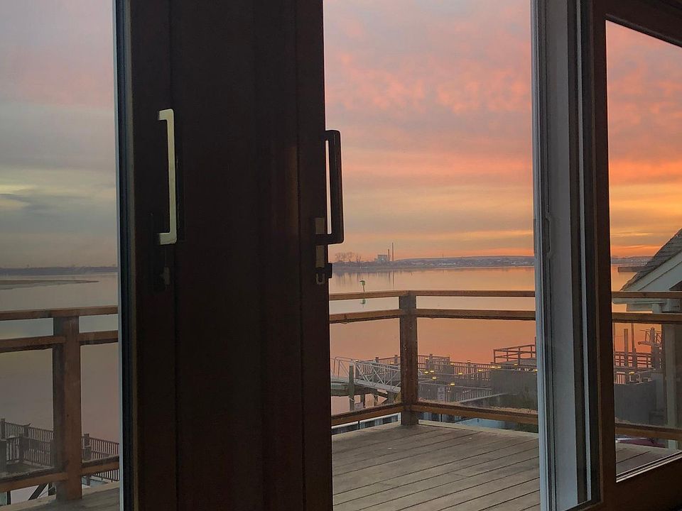 1st image of 911 W Park Ave