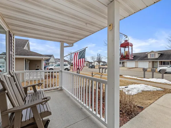 892 Tower DRIVE, Hartford, WI 53027