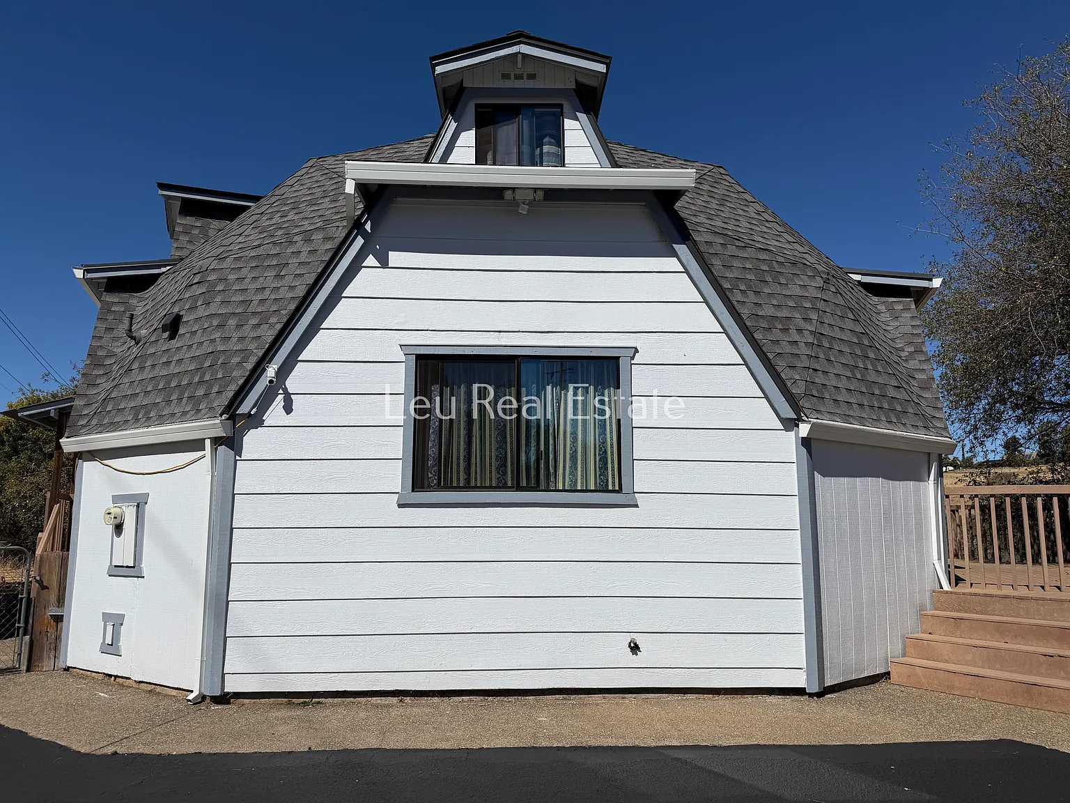 4 bed, 2.5 bath, 1675 sqft, $3,000 — Photo 2