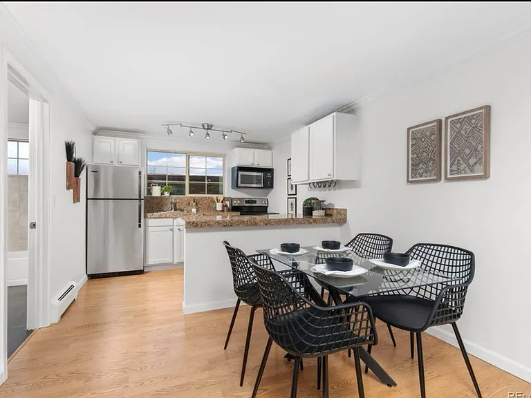 30 N Emerson St #302 — Photo 3